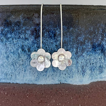 Load image into Gallery viewer, Silver Flower Threader Earrings
