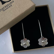 Load image into Gallery viewer, Silver Flower Threader Earrings
